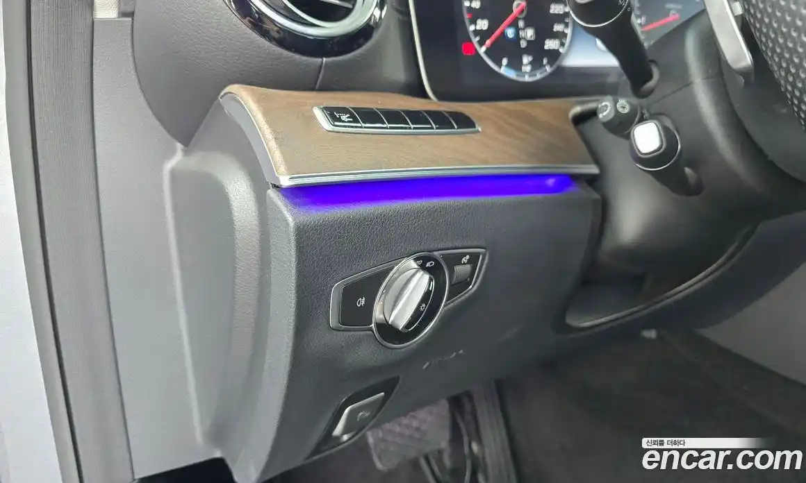 Mercedes-Benz E-Class 2017 2.0 автомат (гидро), фото 17