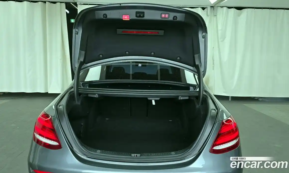 Mercedes-Benz E-Class 2017 2.0 автомат (гидро), фото 20