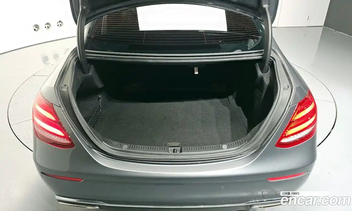 Mercedes-Benz E-Class 2016 2.0 автомат (гидро), фото 20