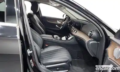 Mercedes-Benz E-Class 2019 2.0 автомат (гидро), миниатюра 11