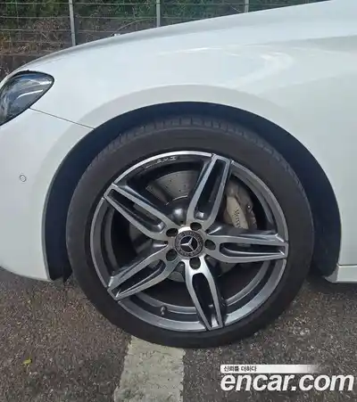 Mercedes-Benz E-Class 2020 2.0 автомат (гидро), миниатюра 5