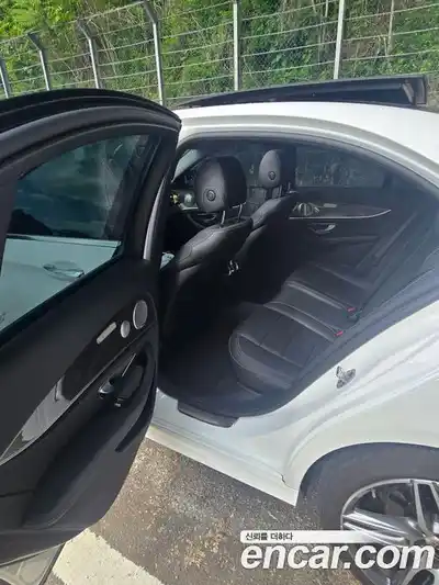 Mercedes-Benz E-Class 2020 2.0 автомат (гидро), миниатюра 10