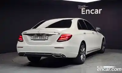 Mercedes-Benz E-Class 2019 2.0 автомат (гидро), миниатюра 2