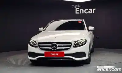 Mercedes-Benz E-Class 2019 2.0 автомат (гидро), миниатюра 3