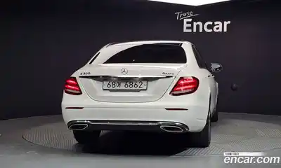 Mercedes-Benz E-Class 2019 2.0 автомат (гидро), миниатюра 4