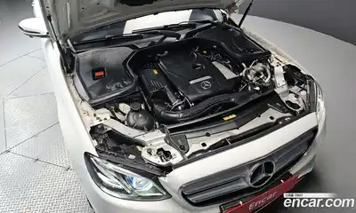 Mercedes-Benz E-Class 2019 2.0 автомат (гидро), миниатюра 6