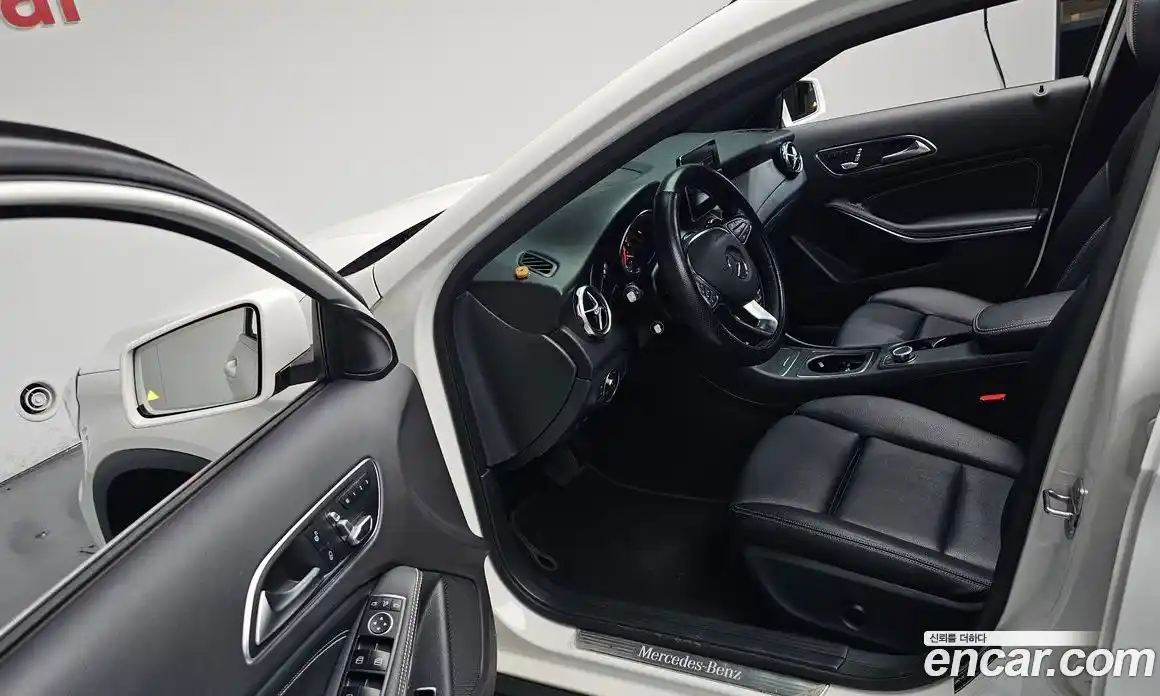 Mercedes-Benz GLA-Class 2019 2.0 гидро, фото 12 Mercedes-Benz GLA-Class 2019 2.0 гидро, фото 12