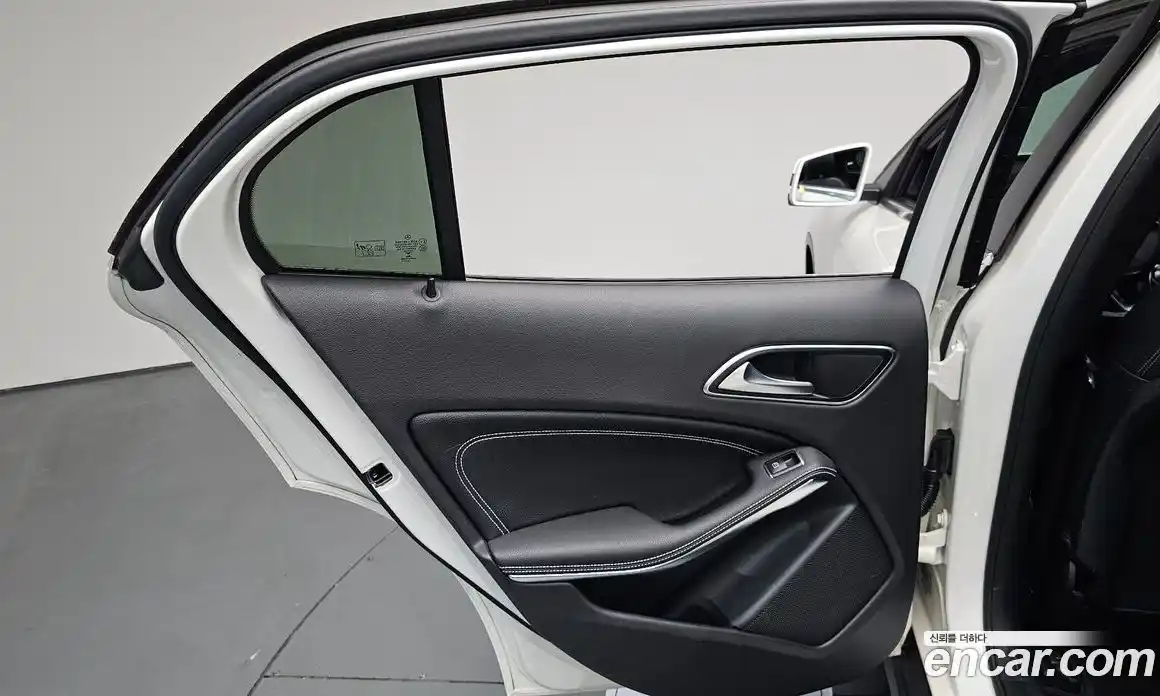 Mercedes-Benz GLA-Class 2019 2.0 гидро, фото 14 Mercedes-Benz GLA-Class 2019 2.0 гидро, фото 14