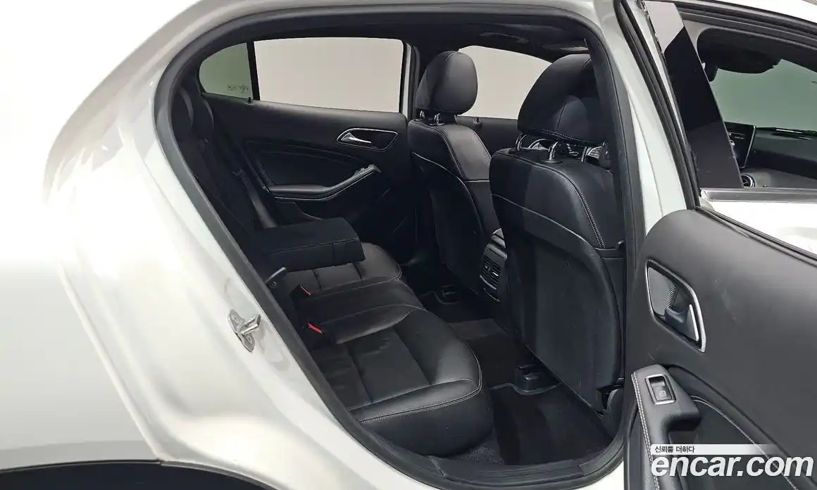 Mercedes-Benz GLA-Class 2019 2.0 гидро, фото 16 Mercedes-Benz GLA-Class 2019 2.0 гидро, фото 16