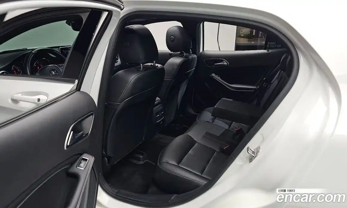 Mercedes-Benz GLA-Class 2019 2.0 гидро, фото 17 Mercedes-Benz GLA-Class 2019 2.0 гидро, фото 17