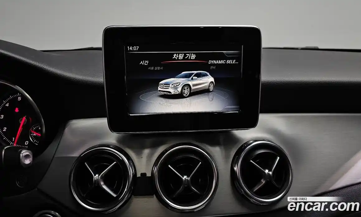 Mercedes-Benz GLA-Class 2019 2.0 гидро, фото 19 Mercedes-Benz GLA-Class 2019 2.0 гидро, фото 19