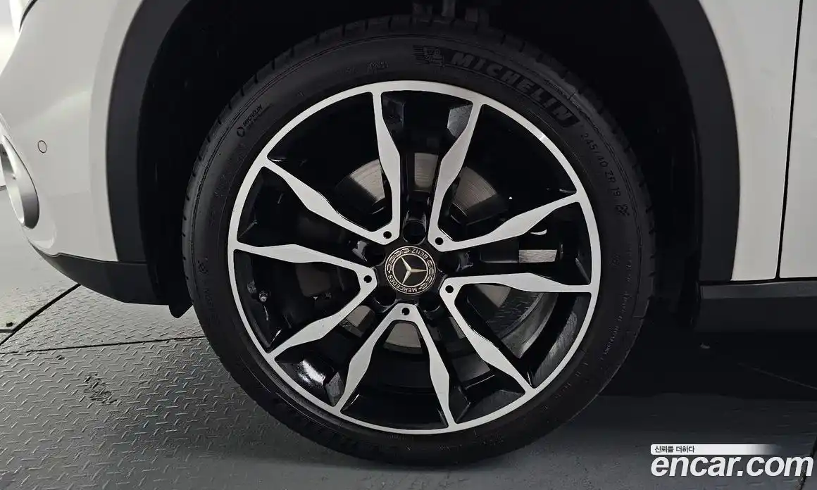 Mercedes-Benz GLA-Class 2019 2.0 гидро, фото 4 Mercedes-Benz GLA-Class 2019 2.0 гидро, фото 4