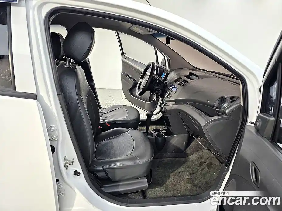 Chevrolet Spark 2011 1.0 автомат (гидро), фото 11