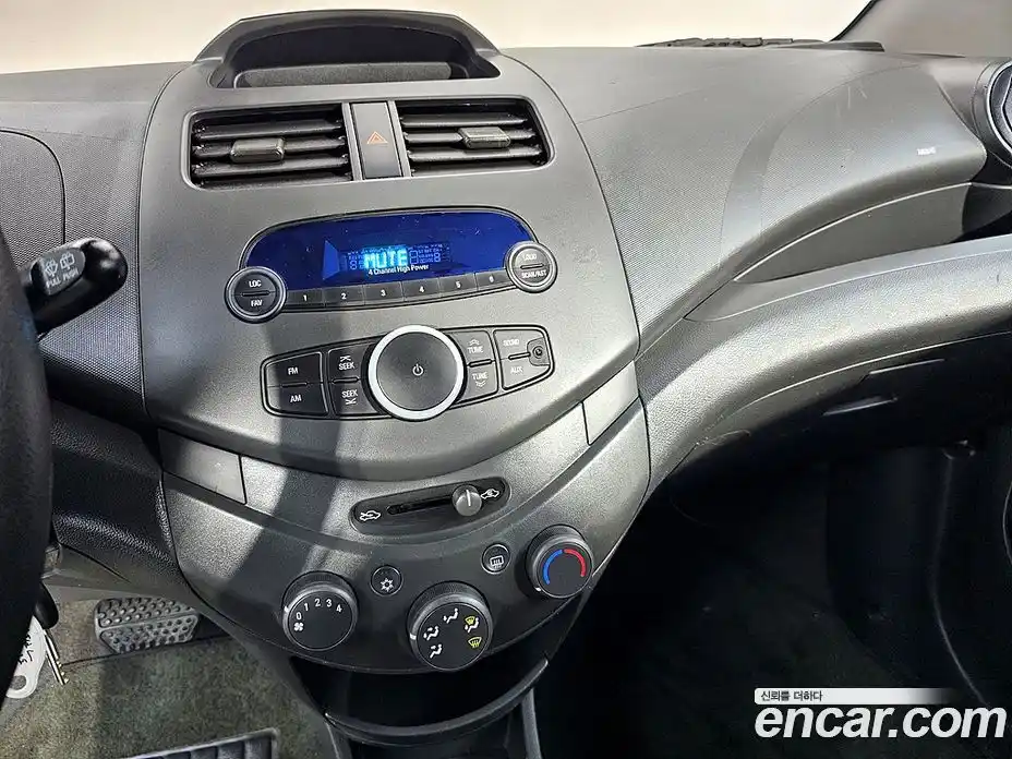 Chevrolet Spark 2011 1.0 автомат (гидро), фото 15