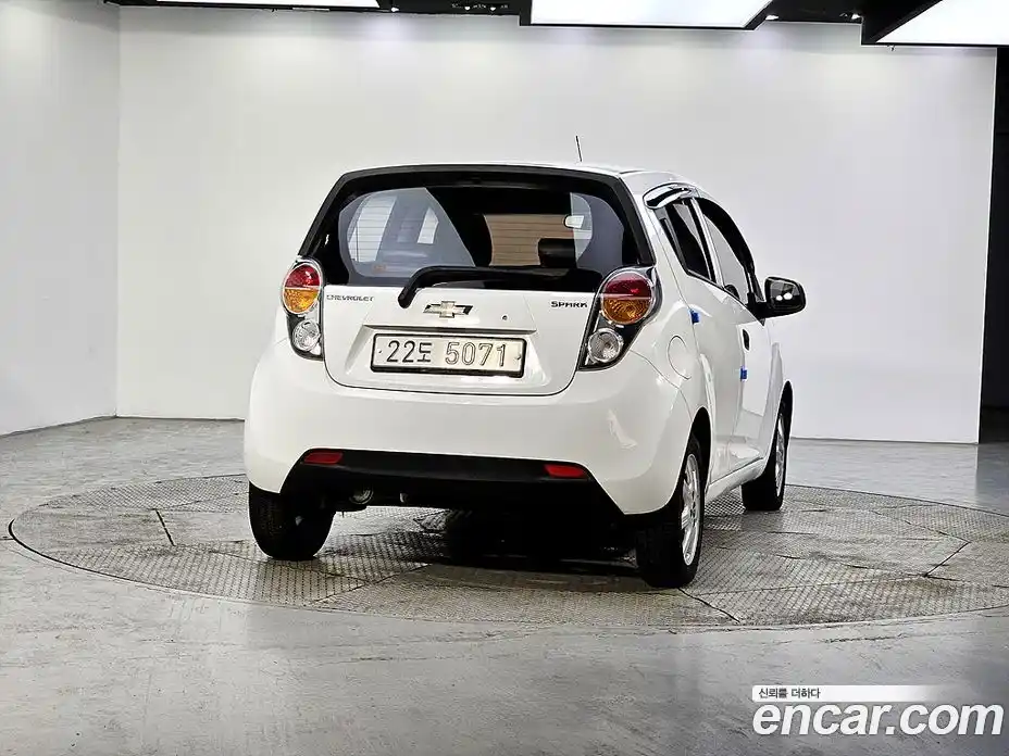 Chevrolet Spark 2011 1.0 автомат (гидро), фото 3