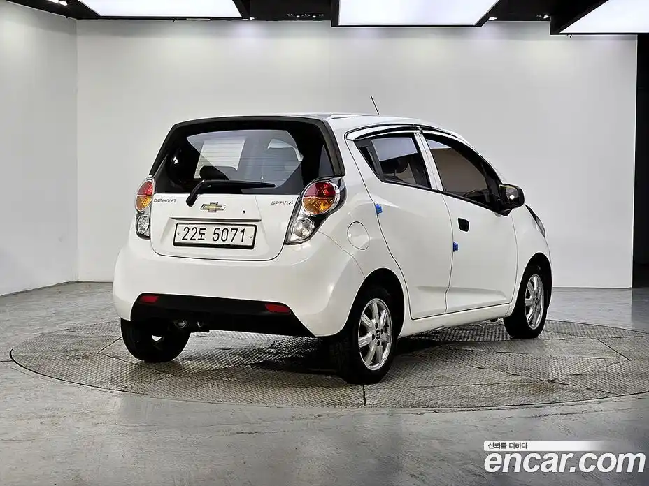 Chevrolet Spark 2011 1.0 автомат (гидро), фото 4