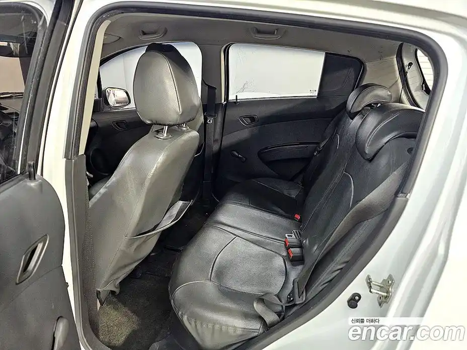 Chevrolet Spark 2011 1.0 автомат (гидро), фото 9