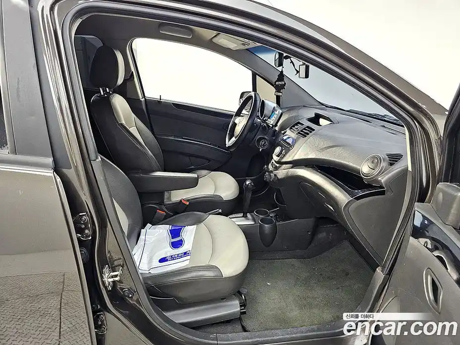 Chevrolet Spark 2012 1.0 автомат (гидро), фото 11