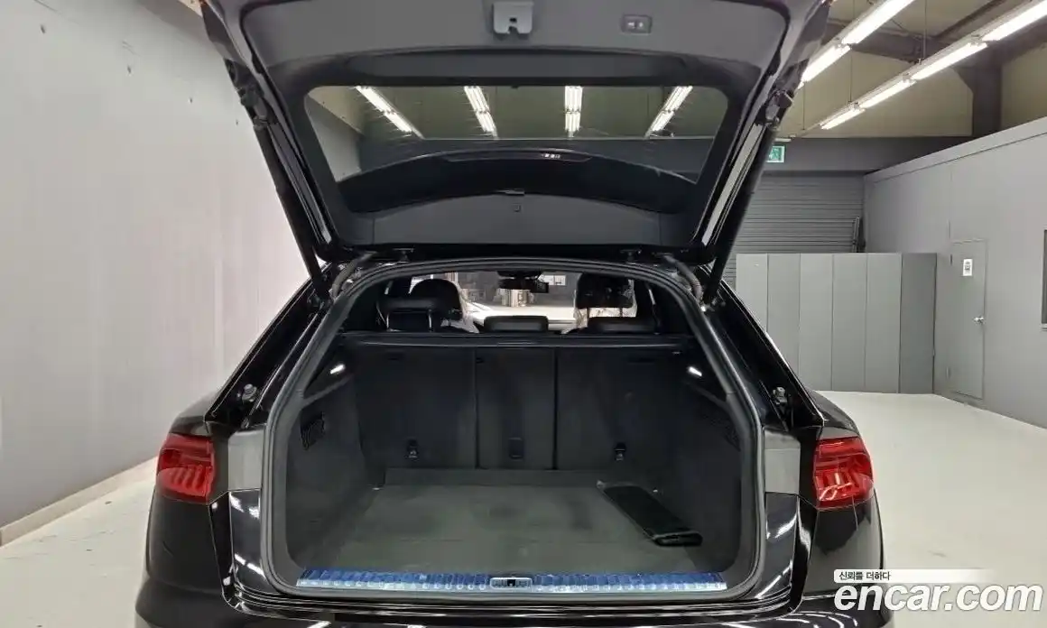 Audi Q8 2021 3.0 автомат (гидро), фото 17