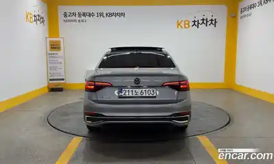 Volkswagen Jetta 2023 1.5 автомат (гидро), миниатюра 4