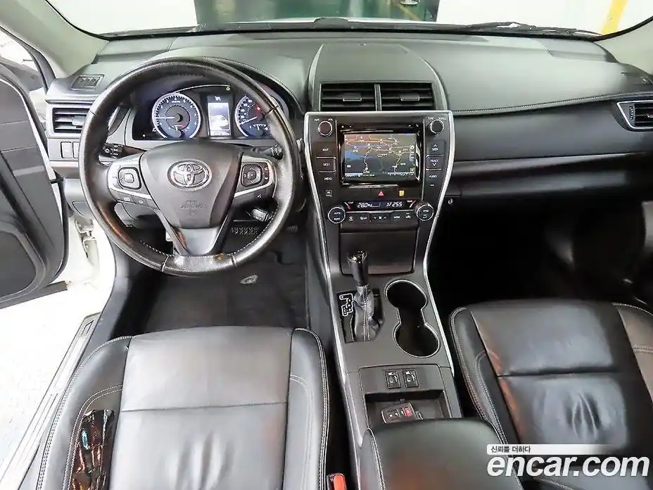 Toyota Camry 2016 2.5 гидро, фото 10