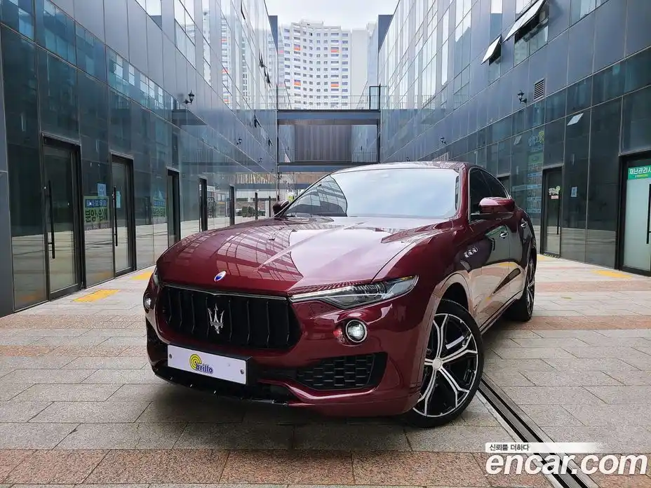 Maserati Levante 2017 3.0 гидро, фото 1