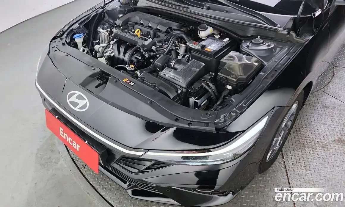 Hyundai Avante 2023 1.6 автомат (гидро), фото 6