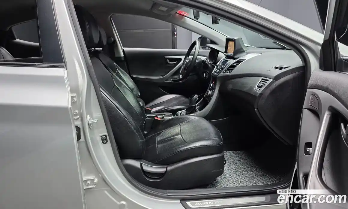 Hyundai Avante 2013 1.6 автомат (гидро), фото 11