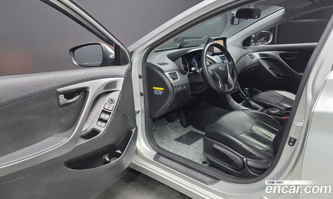 Hyundai Avante 2013 1.6 автомат (гидро), фото 10