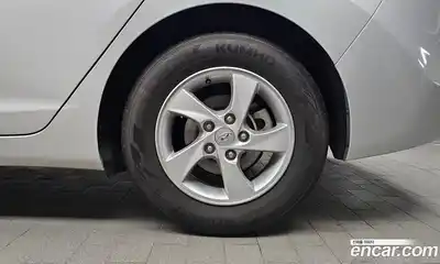 Hyundai Avante 2014 1.6 автомат (гидро), миниатюра 5