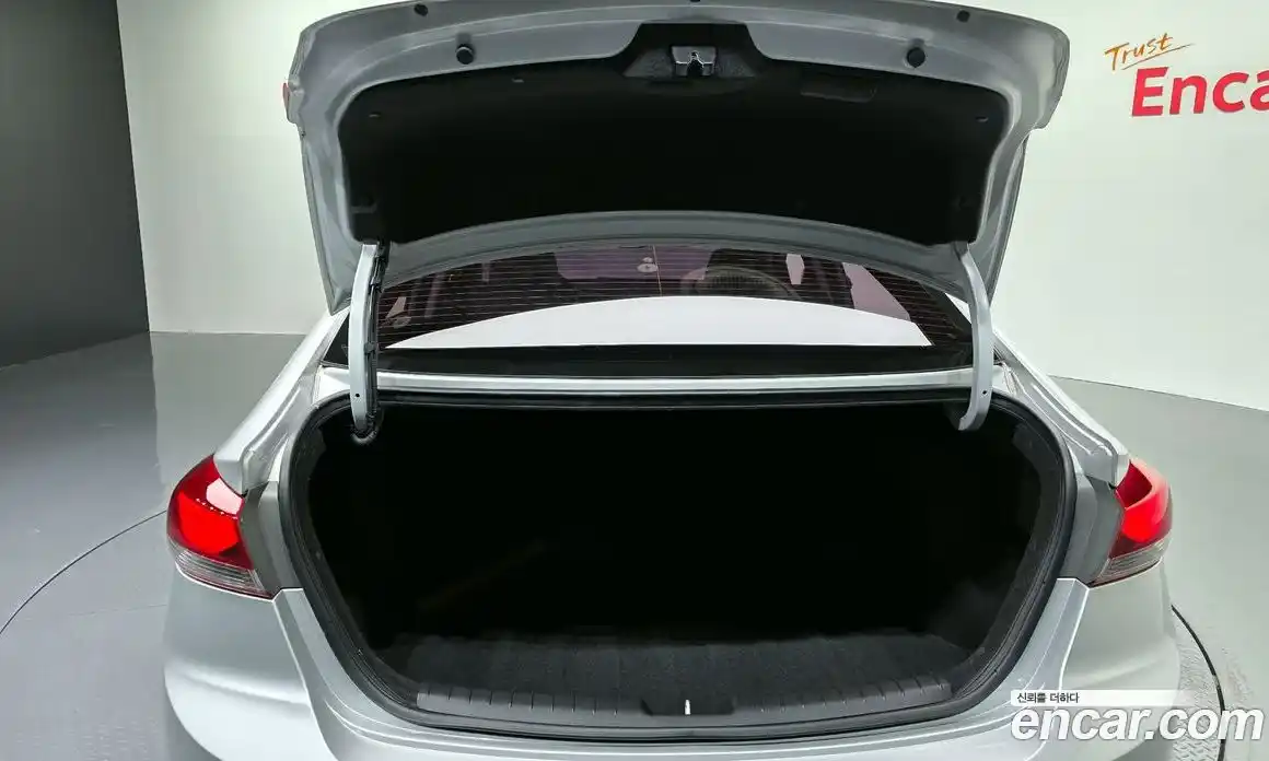 Hyundai Avante 2015 1.6 автомат (гидро), фото 20