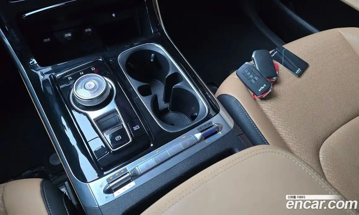 Kia Carnival 2023 2.2 автомат (гидро), фото 9