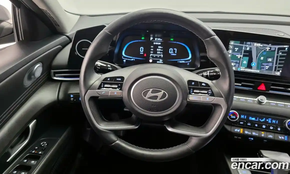 Hyundai Avante 2023 1.6 автомат (гидро), фото 13