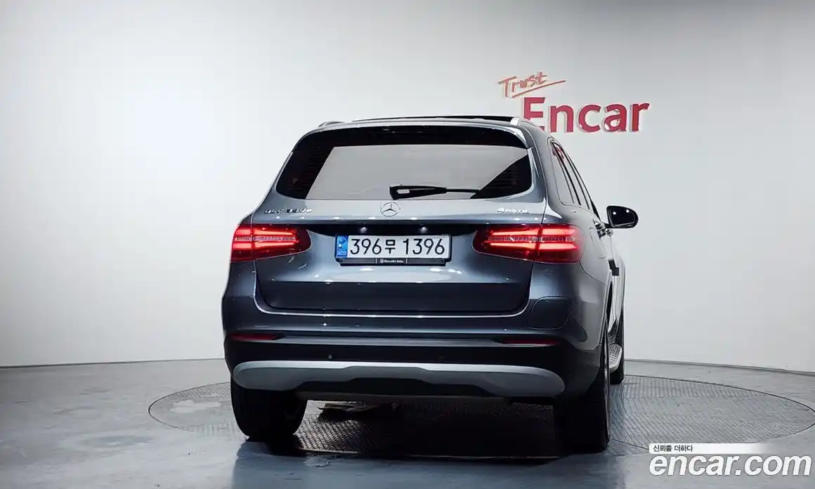 Mercedes-Benz GLC-Class 2018 2.0 гидро, фото 4 Mercedes-Benz GLC-Class 2018 2.0 гидро, фото 4