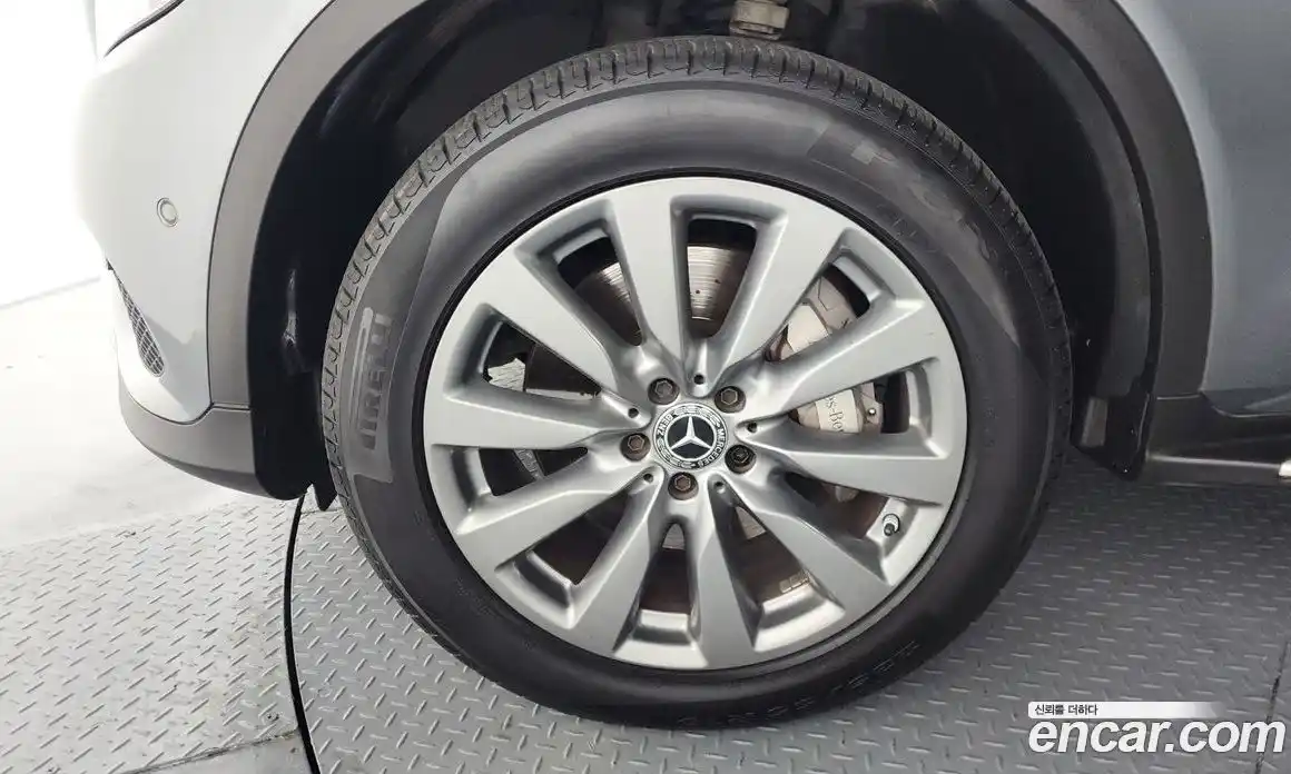 Mercedes-Benz GLC-Class 2018 2.0 гидро, фото 5 Mercedes-Benz GLC-Class 2018 2.0 гидро, фото 5