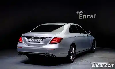 Mercedes-Benz E-Class 2017 2.0 автомат (гидро), миниатюра 2