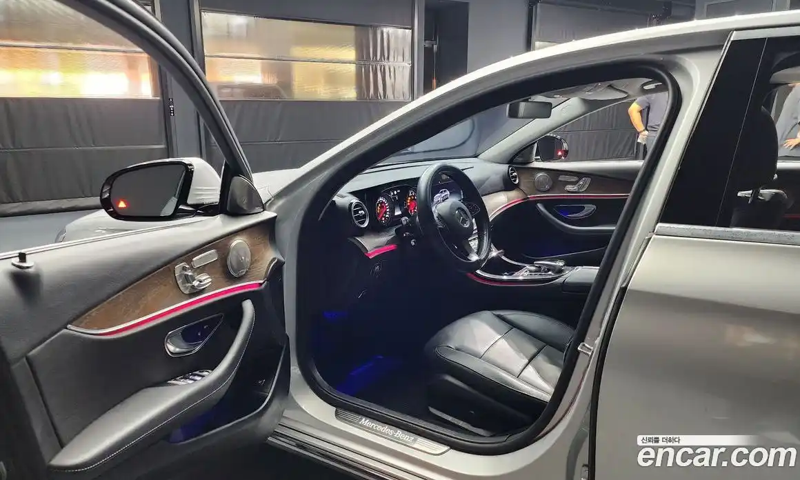 Mercedes-Benz E-Class 2017 2.0 автомат (гидро), фото 10