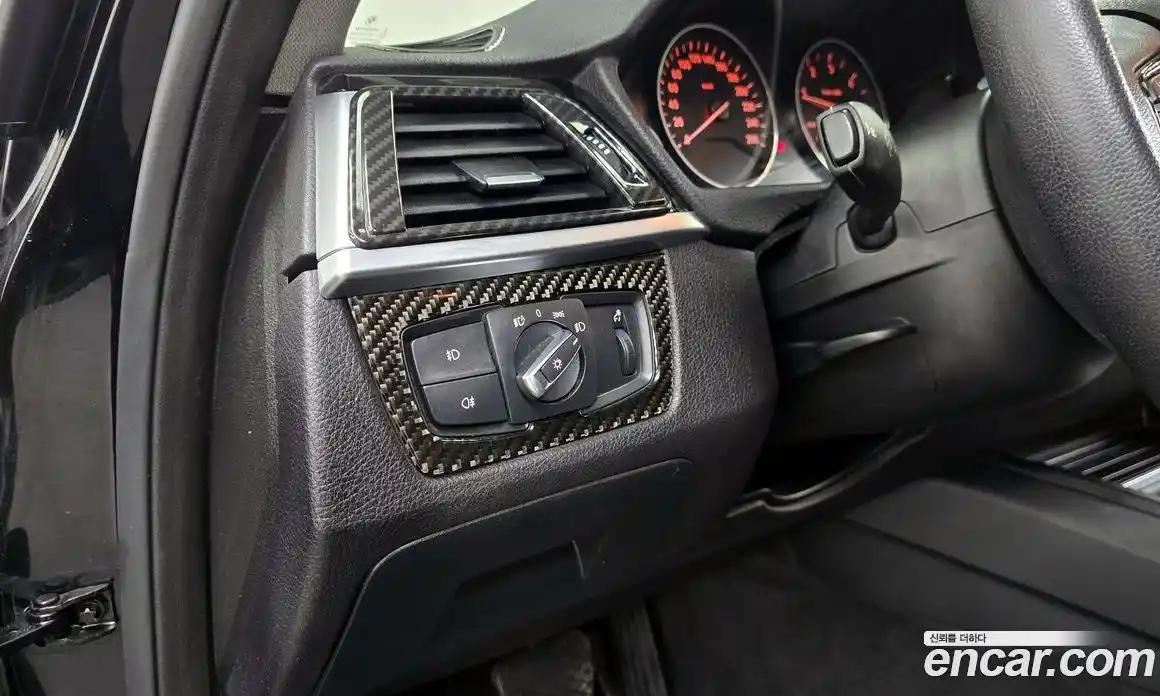 BMW 3 серия 2017 2.0 автомат (гидро), фото 19