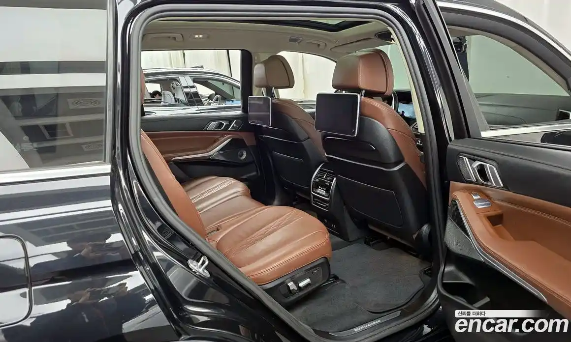 BMW X7 2021 3.0 автомат (гидро), фото 12