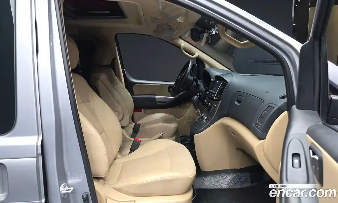 Hyundai Starex 2019 2.5 автомат (гидро), фото 17 Hyundai Starex 2019 2.5 автомат (гидро), фото 17