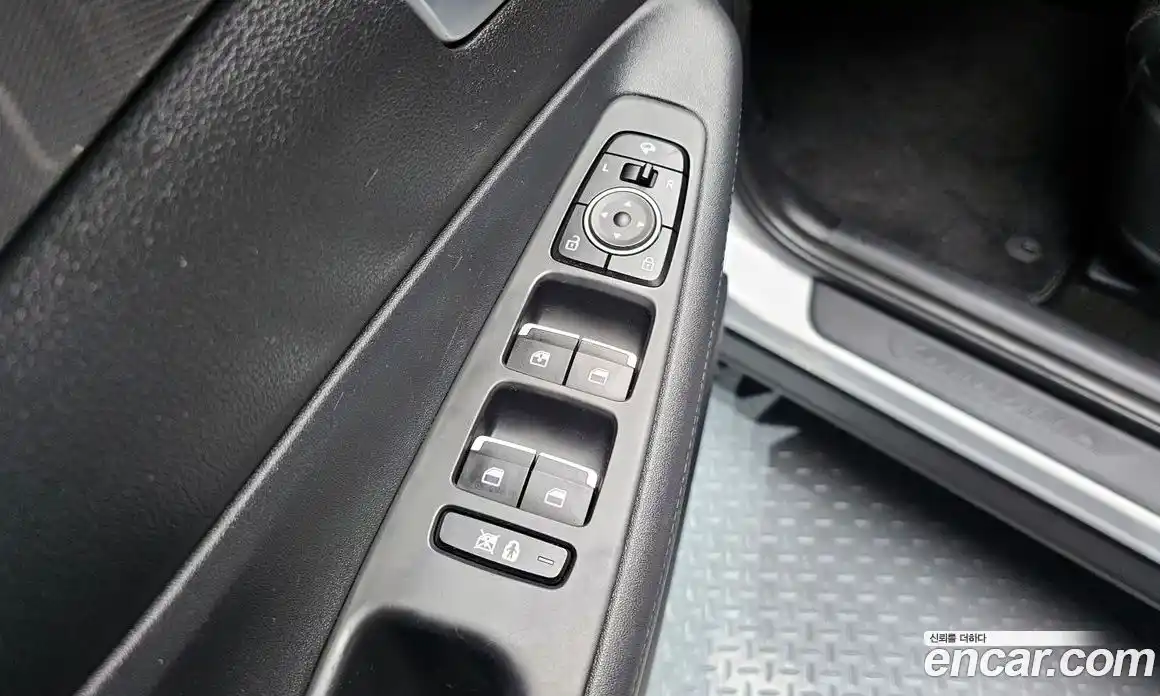 Hyundai Santa Fe 2018 2.0 автомат (гидро), фото 23