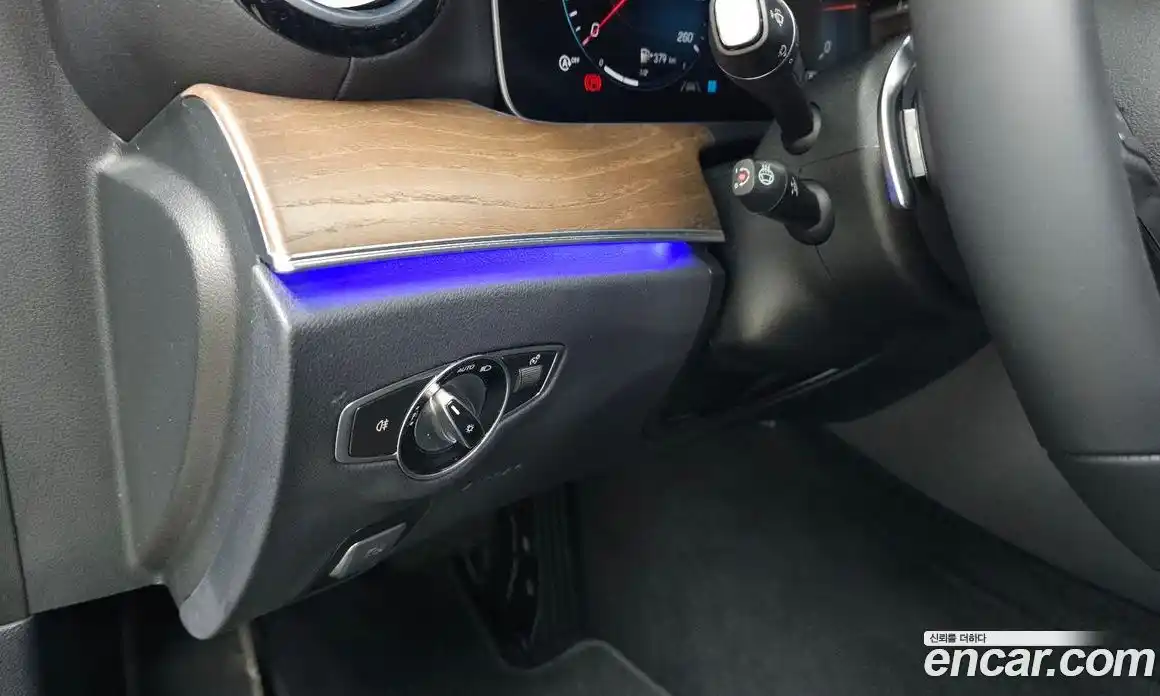 Mercedes-Benz E-Class 2023 1.9 автомат (гидро), фото 28