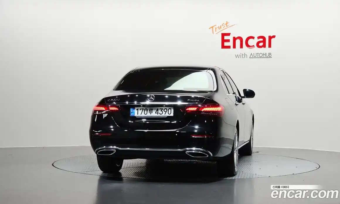 Mercedes-Benz E-Class 2023 1.9 автомат (гидро), фото 4