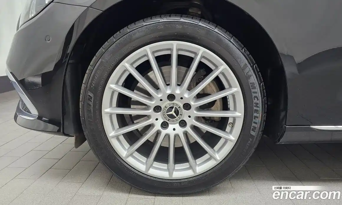 Mercedes-Benz E-Class 2023 1.9 автомат (гидро), фото 5