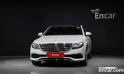 Mercedes-Benz E-Class 2017 1.9 автомат (гидро), миниатюра 3