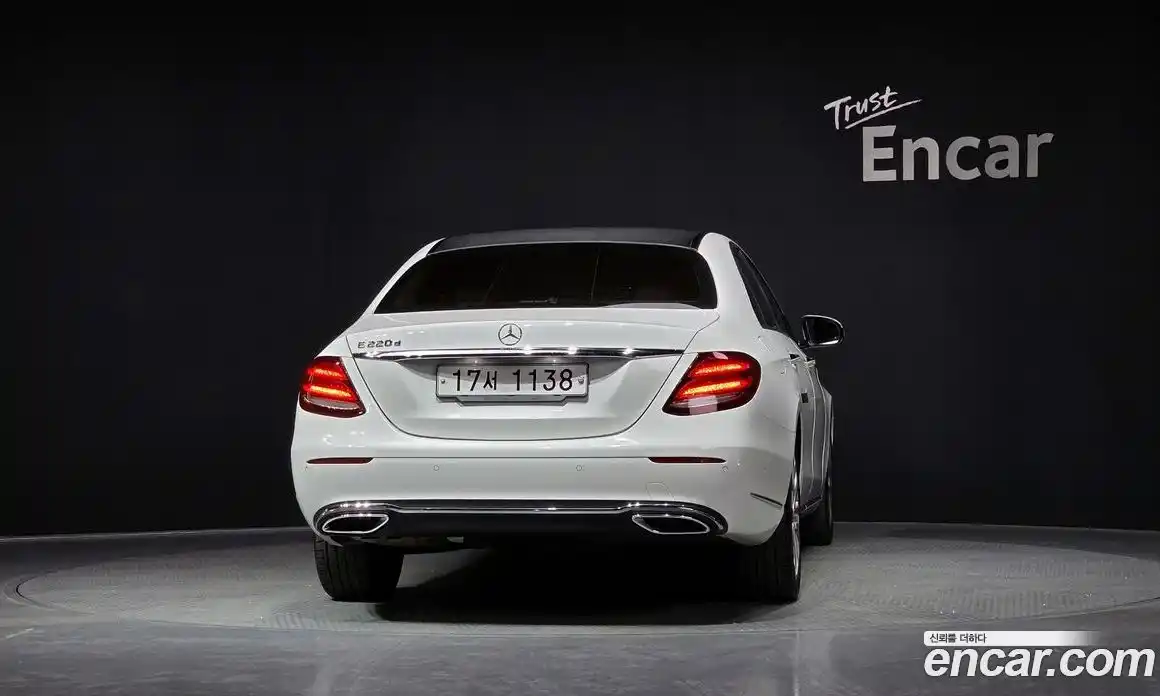 Mercedes-Benz E-Class 2017 1.9 автомат (гидро), фото 4
