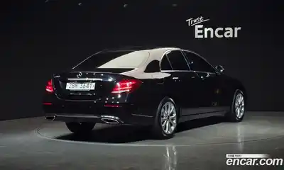 Mercedes-Benz E-Class 2018 2.0 автомат (гидро), миниатюра 2