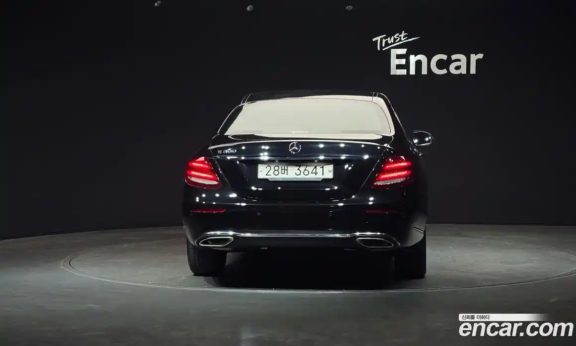 Mercedes-Benz E-Class 2018 2.0 автомат (гидро), фото 4