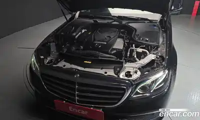 Mercedes-Benz E-Class 2018 2.0 автомат (гидро), миниатюра 6