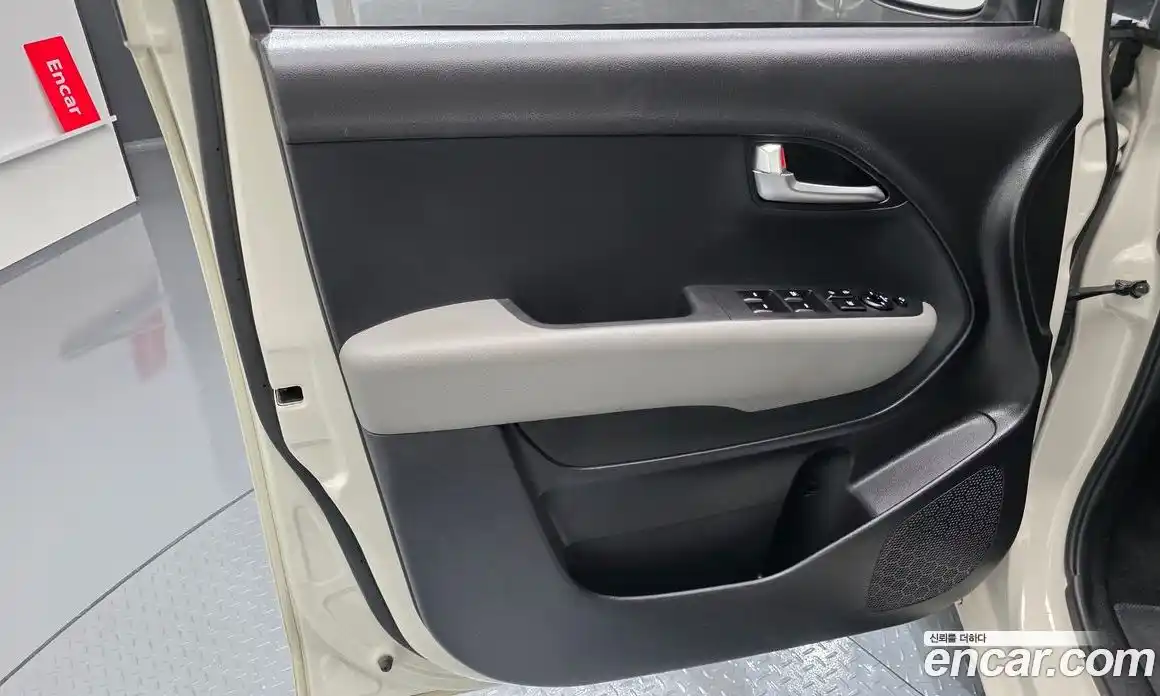 Kia Ray 2024 1.0 автомат (гидро), фото 13